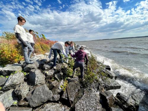 Lakefront Clean-up Fall 2022 05