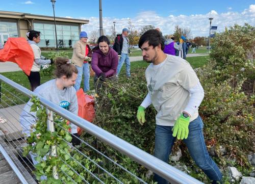 Lakefront-Clean-up-Fall-2022-02