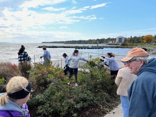 Lakefront-Clean-up-Fall-2022-04
